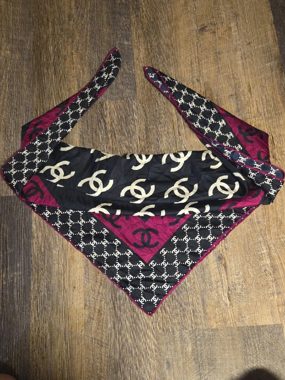 Chanel CC Monogram Navy Blue, White, Purple Silk Scarf 34x34 Inches - Picture 16 of 17
